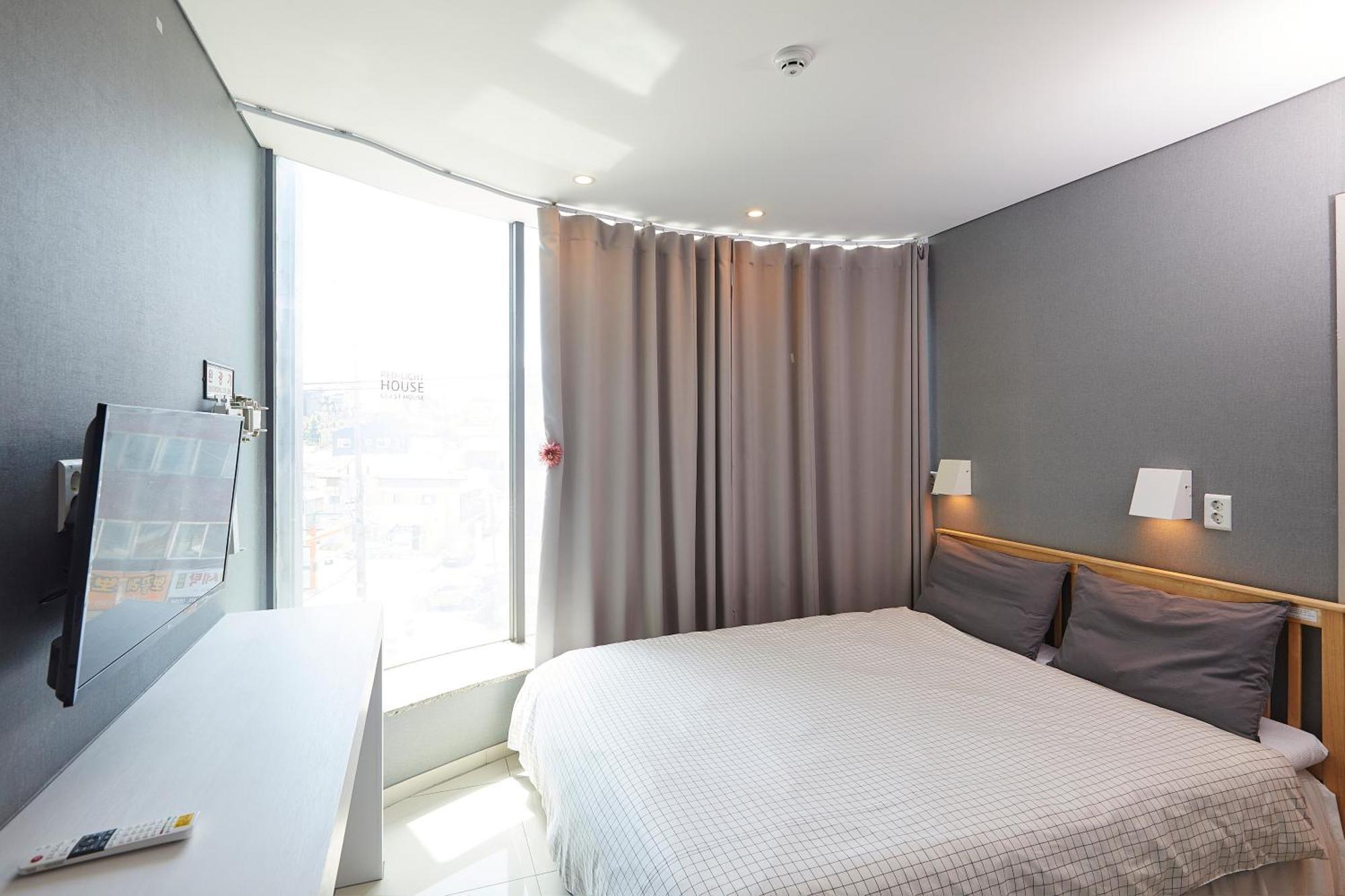 Red-Lighthouse Guest House ثوتْسو الغرفة الصورة