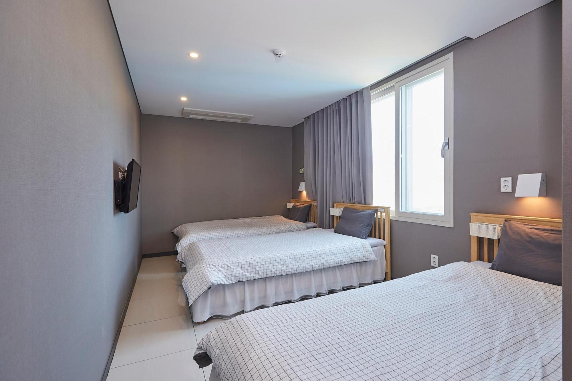Red-Lighthouse Guest House ثوتْسو الغرفة الصورة