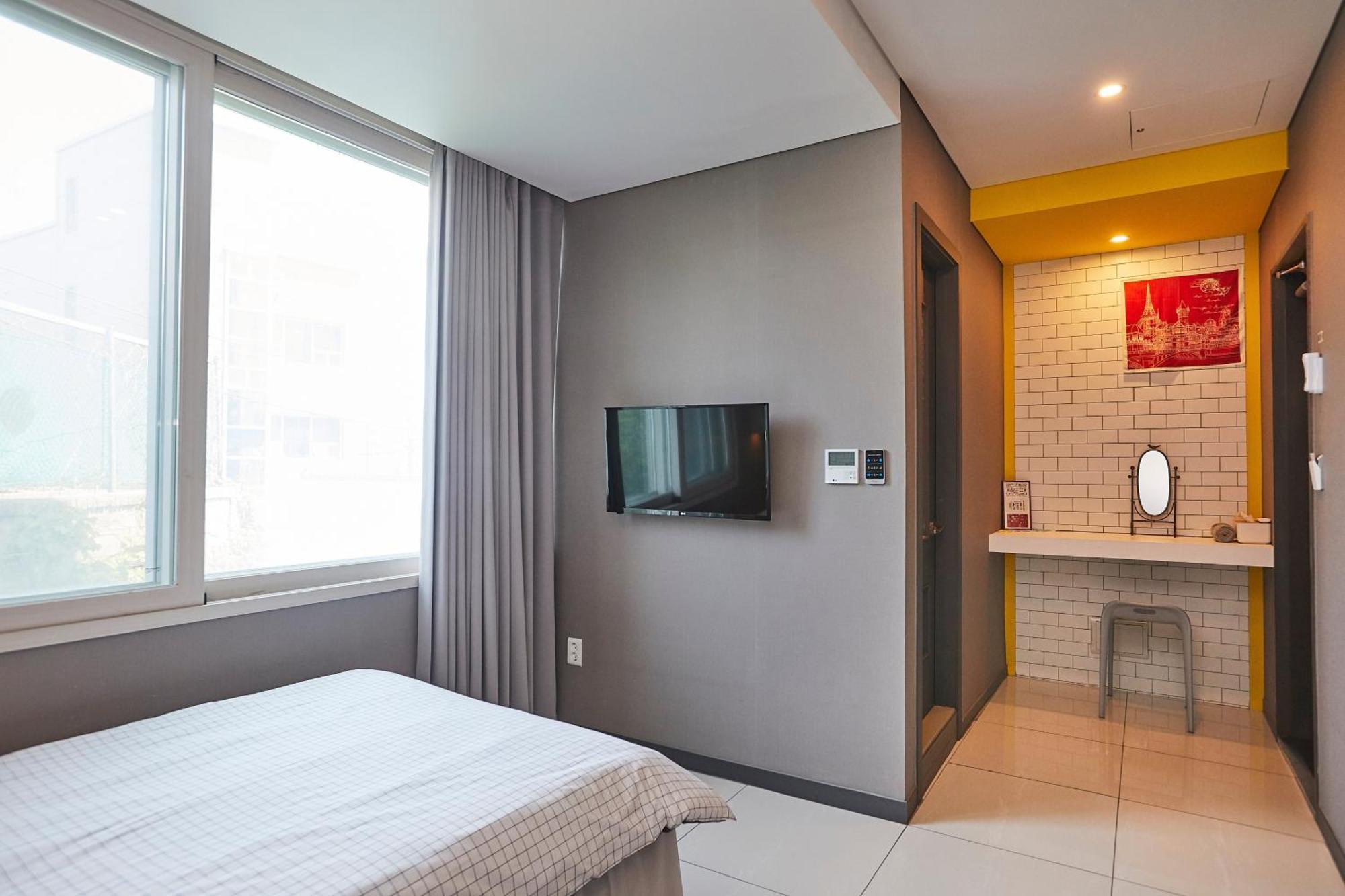 Red-Lighthouse Guest House ثوتْسو الغرفة الصورة